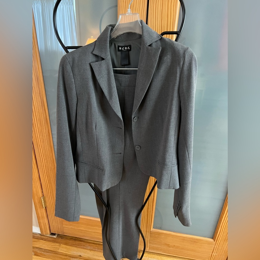 BCBG woman business sui